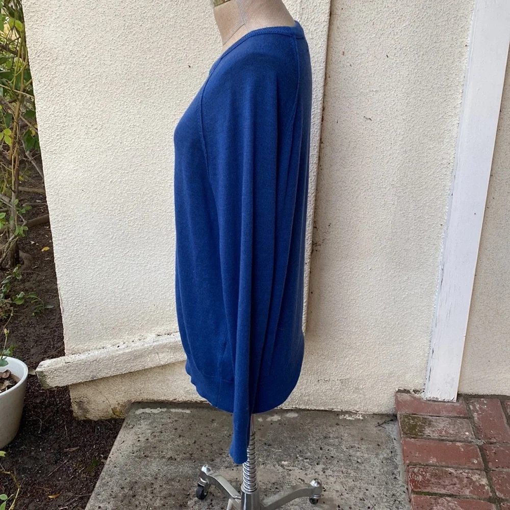 Banana Republic stunning blue Italian Yarn by Baruffa stretchy sweater.